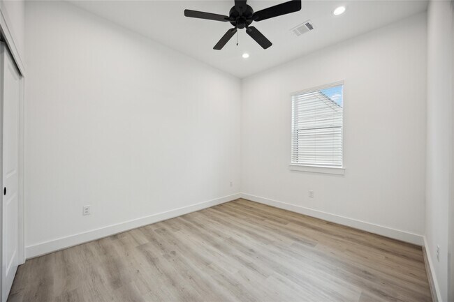 Building Photo - 4602 Indie Hts Ln