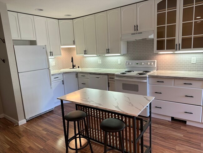 Kitchen - 3035 Oneal Pkwy