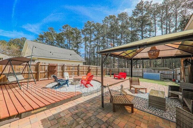 Building Photo - 10 Arbors Cir