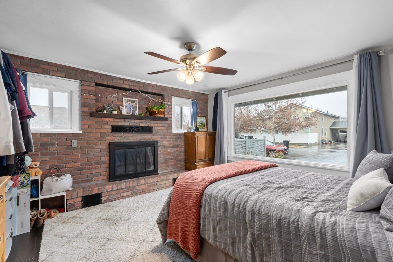 Main Bedroom - 432 S 100 E