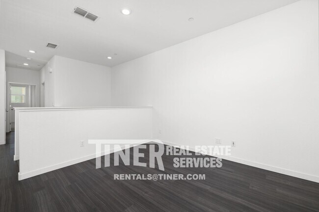 Building Photo - 4152 Rotor Ln