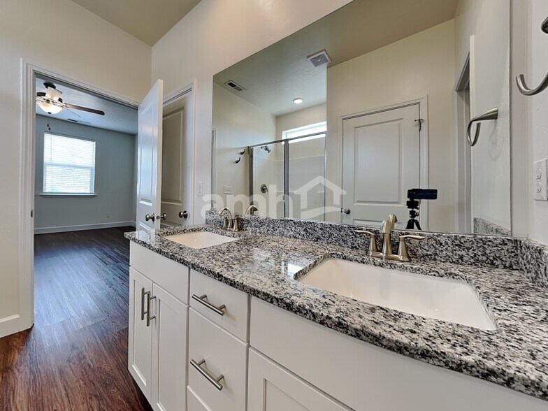 Building Photo - 3537 S Bartlett Way