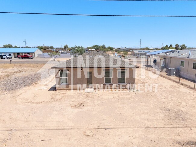 Building Photo - Newer Home in Eloy