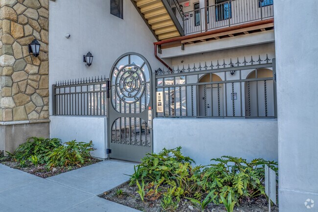 Building Photo - Villa San Clemente