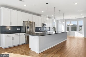 Building Photo - 9701 Tealbriar Dr