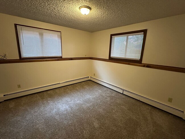 Building Photo - Duplex - 2308 S 20th St
