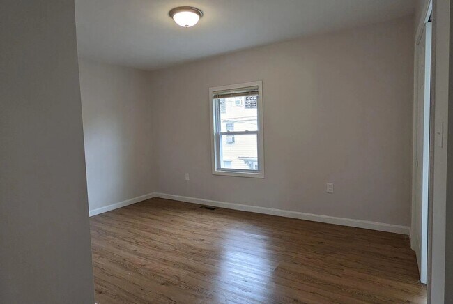Building Photo - 8 Lawton Pl