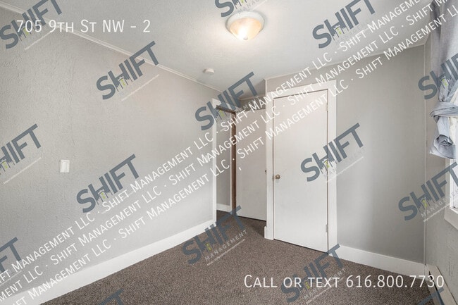 Building Photo - 705 9th St NW