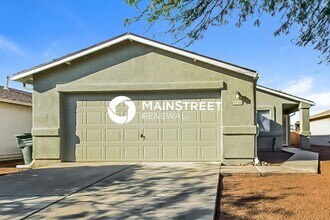 Building Photo - 3 Bedroom Pet-Friendly Home in Tucson, AZ with Main Street Renewal