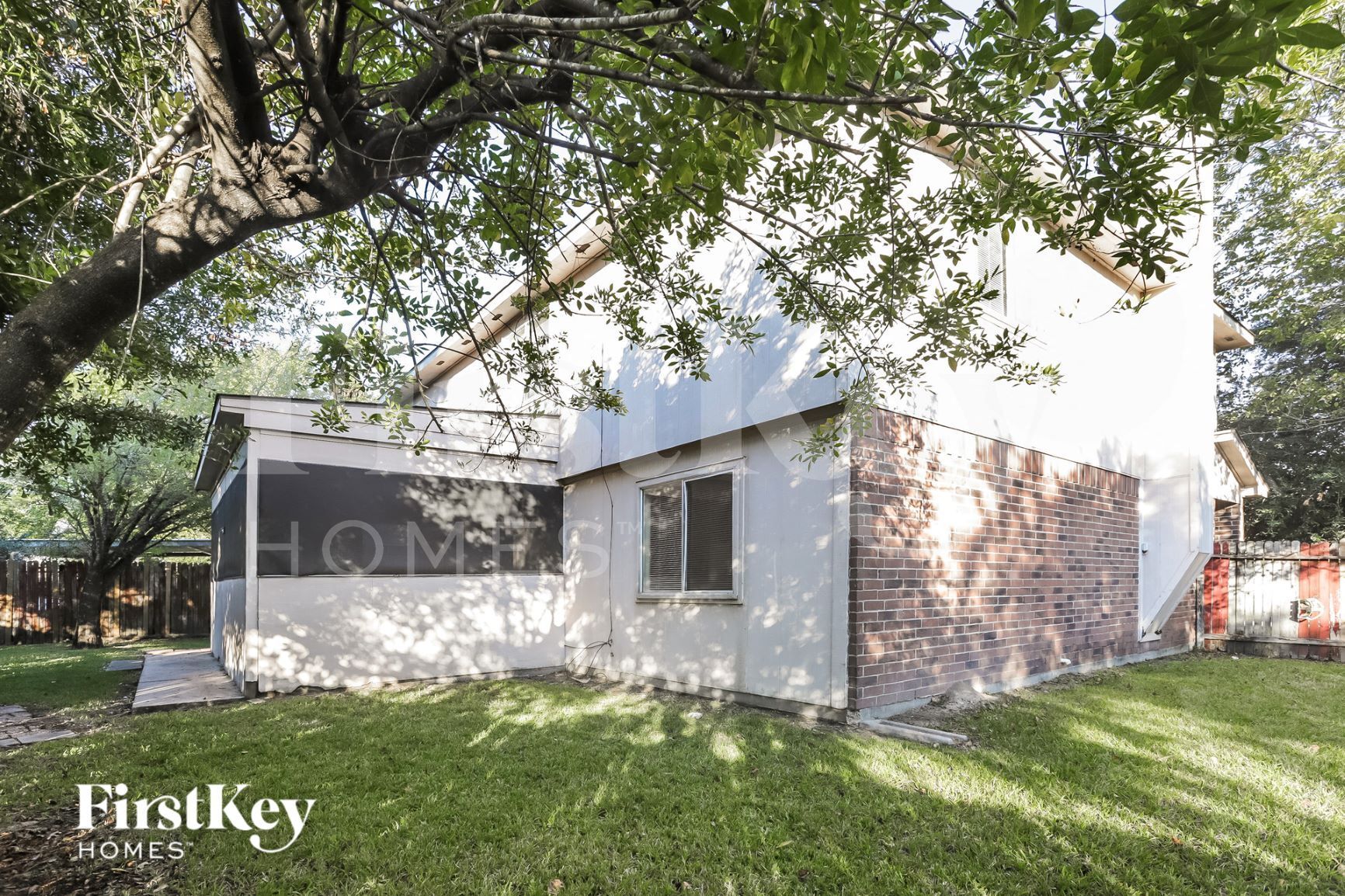 Building Photo - 19931 Arrowsmith Dr