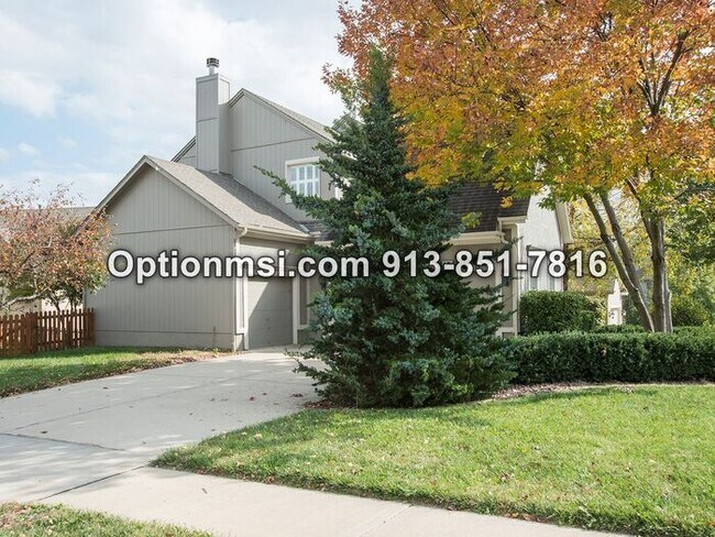 Building Photo - Close to Olathe East Highschool!