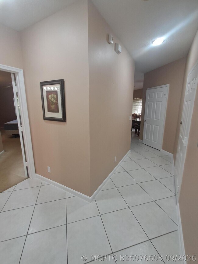 Building Photo - 8924 Sandshot Ct