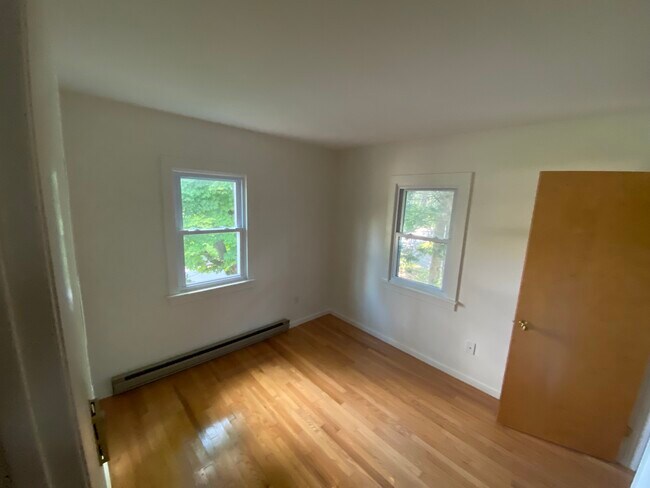 Building Photo - 376 Snyder Hill Rd