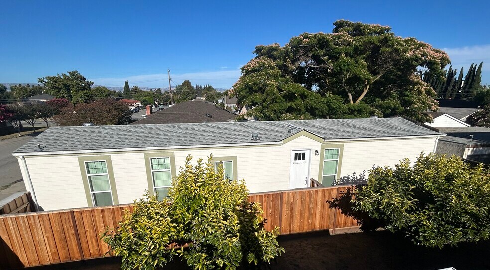 view of whole house - 2490 Bailey Ave