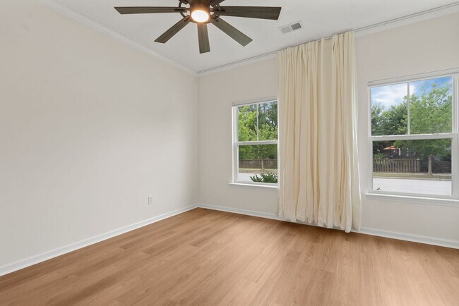 Building Photo - Available now. Beautiful 5 BR/2.5 BA Home in Swygerts Landing!
