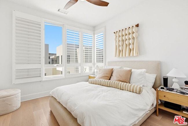 Building Photo - 5926 Firefly Pl