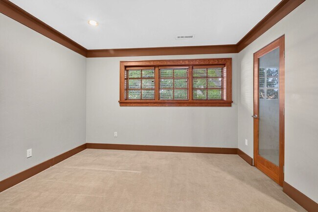 Building Photo - 2105 N 33rd St
