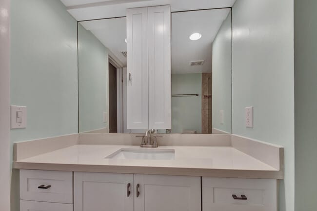 Building Photo - 4640 Lucerne Lakes Blvd W