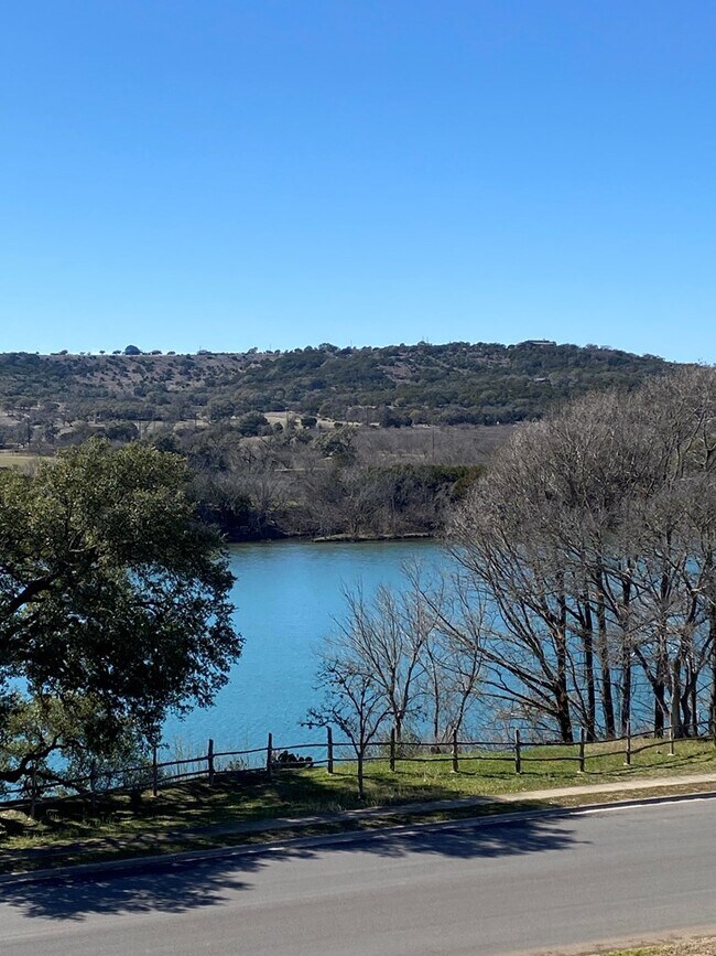 Building Photo - 1006 Guadalupe St