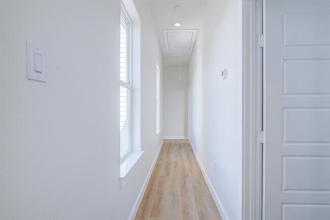 Building Photo - 4025 Avenue M