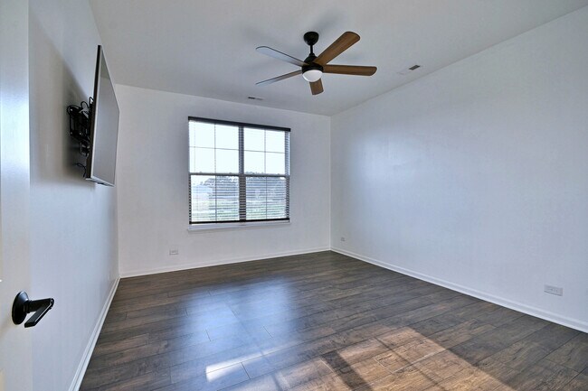 Building Photo - 311 Dennis Ln
