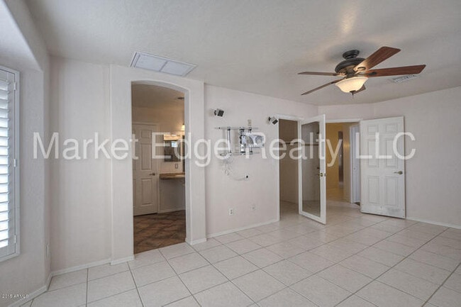 Building Photo - 4Bed/2Bath House at 48th St/Warner! JOIN T...