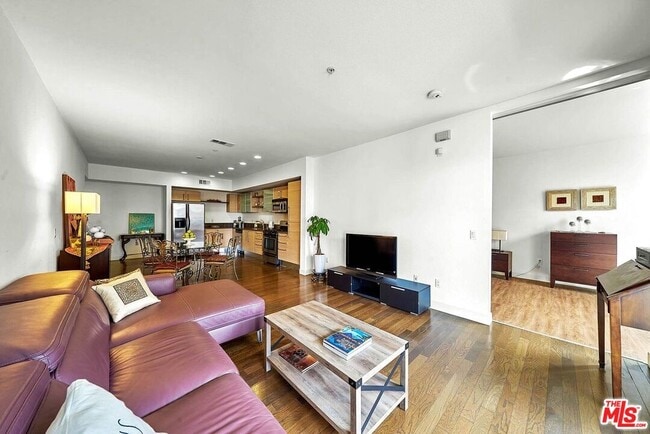 Building Photo - 1234 Wilshire Blvd