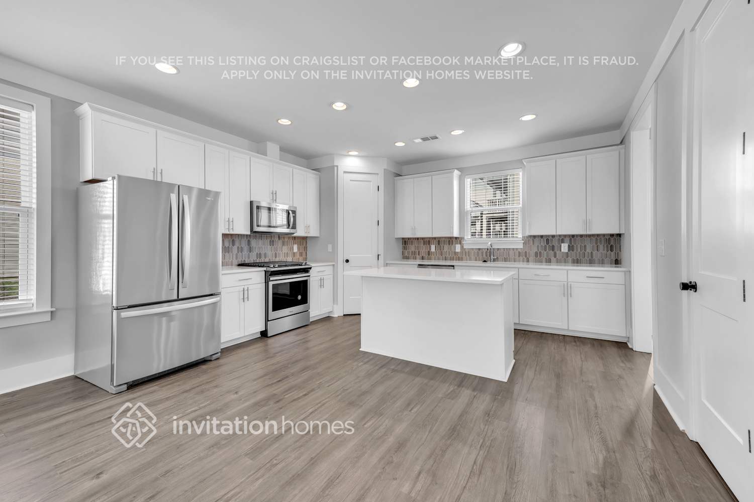 Building Photo - 1206 49th Ave N