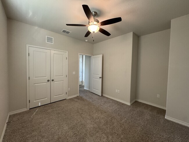 Building Photo - 8142 Luz de Luna St