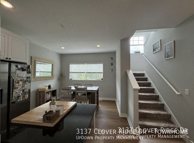 Building Photo - 3137 Clover Ridge Dr