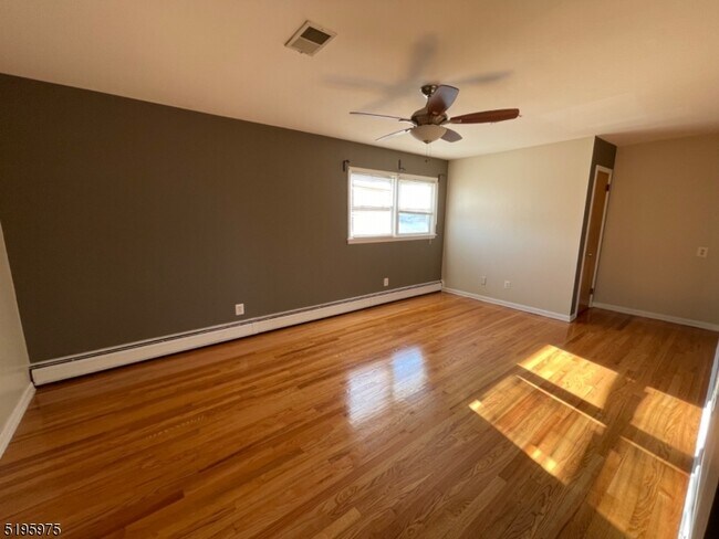 Building Photo - 501 Niles St