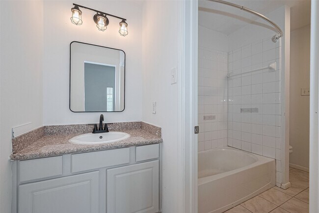 Building Photo - 15603 Mustang Island Dr