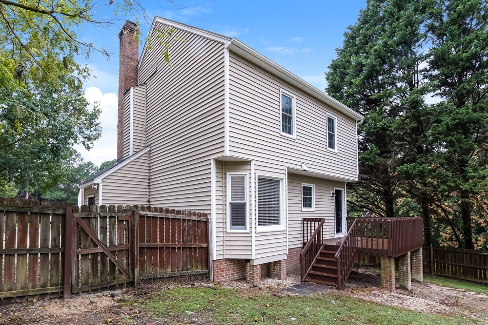 Building Photo - 925 Fairlong Rd