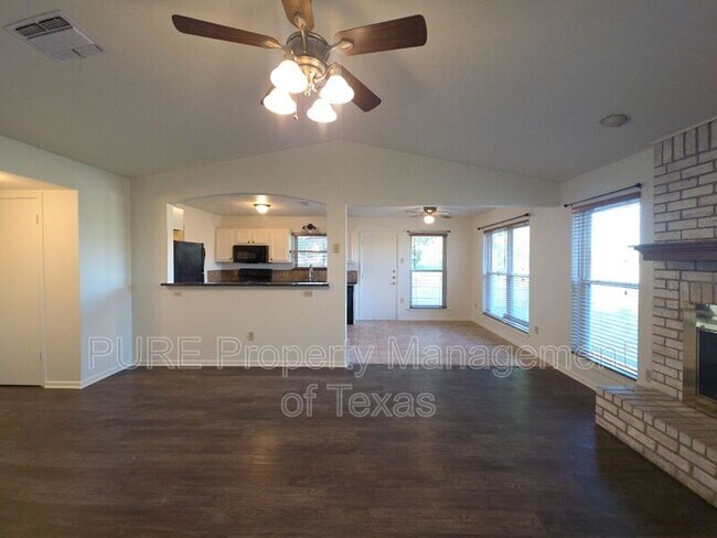 Building Photo - 304 McClendon Dr