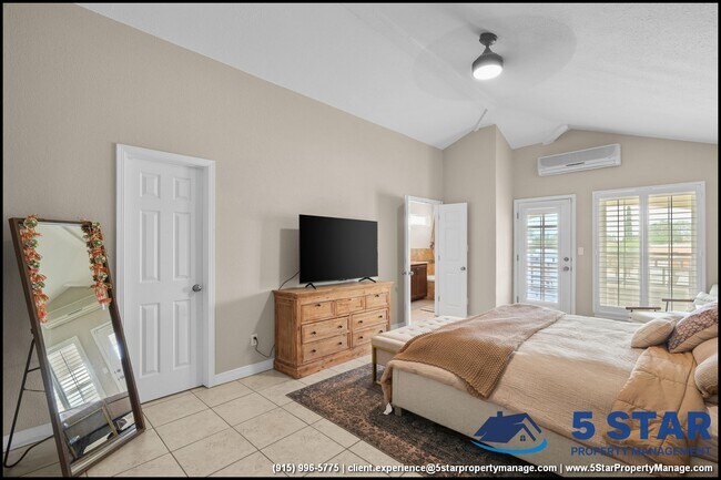 Building Photo - 6052 Bandolero Dr