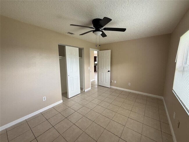 Building Photo - 133 Alderwood Dr