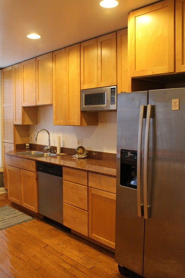 Building Photo - 5837 S Calumet Ave