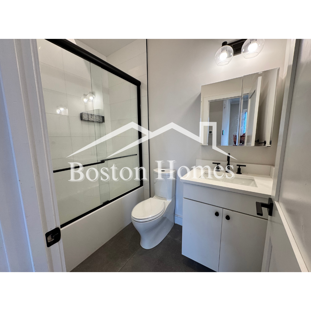 Building Photo - 16 Highgate St