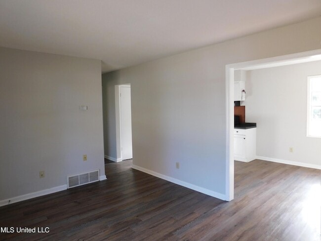 Building Photo - 1827 Custer Dr