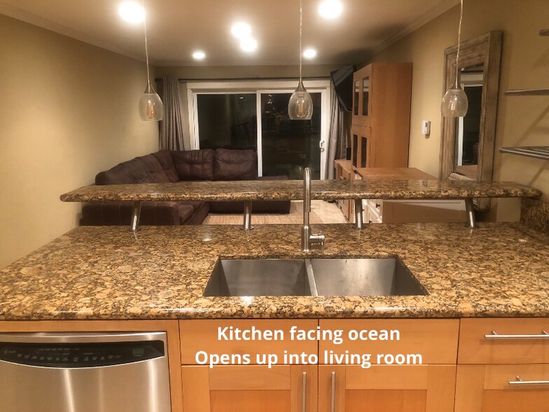 Building Photo - 281 E Surfside Dr