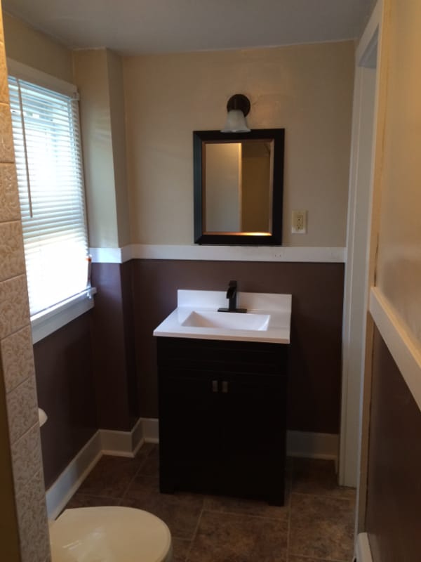 Building Photo - 1106 Charles St