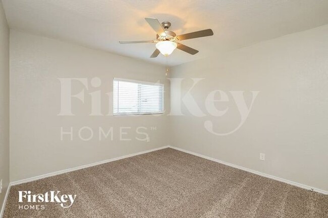 Building Photo - 10407 Queensland Way