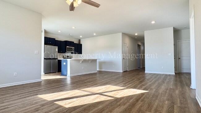 Building Photo - 441 Tributary Cir