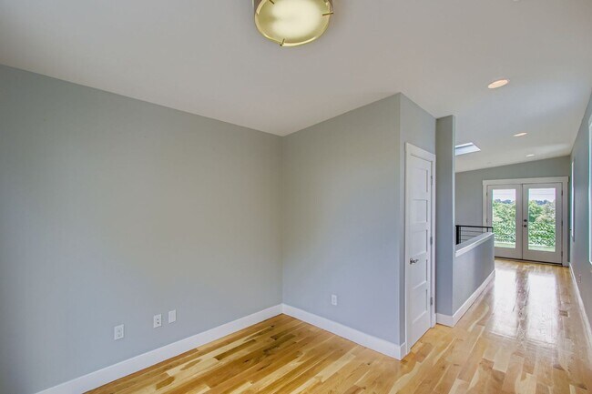 Building Photo - Edge Water Beauty- This is a Must See Home!
