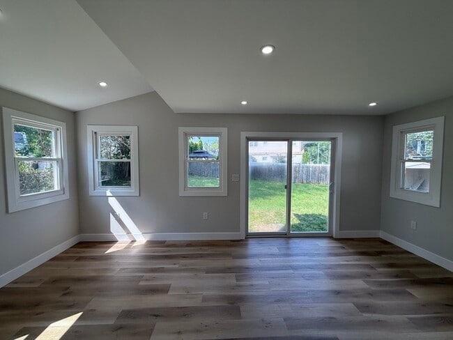 Building Photo - 1471 Frances Ln