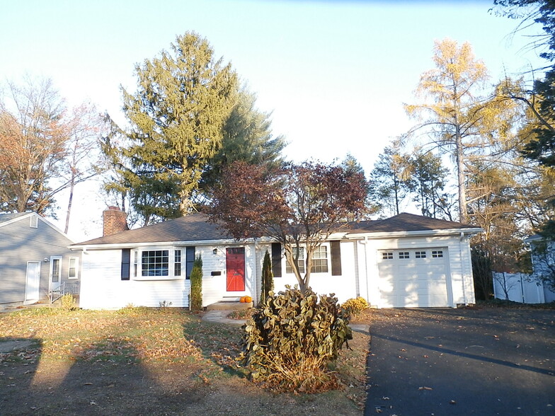 Primary Photo - 72 Knollwood Rd