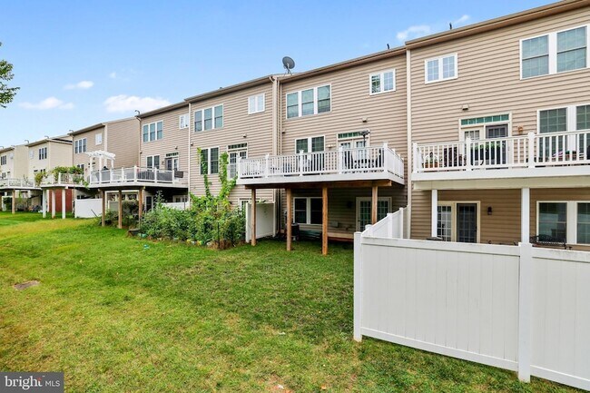 Building Photo - 21234 Park Grove Terrace