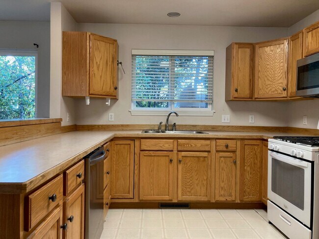 Building Photo - Beautiful Home In Bozeman!