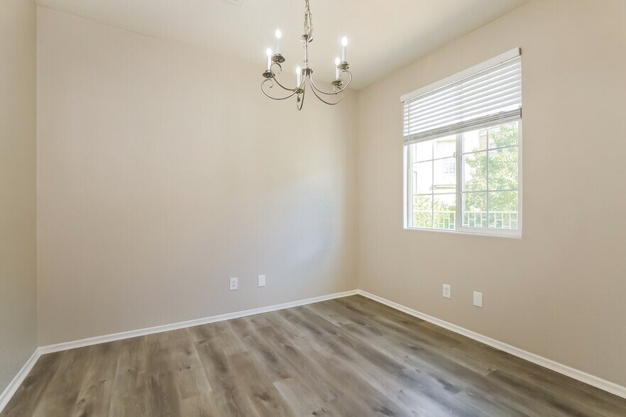 Building Photo - 7560 Bright Eyed Ct