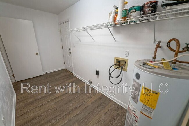 Building Photo - 2380 Hartsfield Way